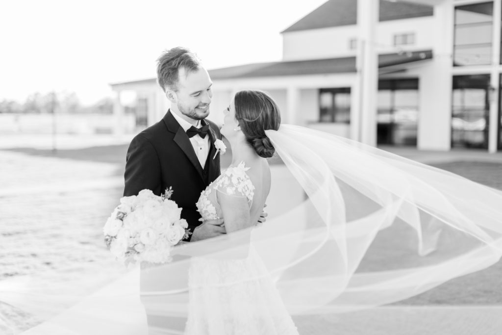 Bride and groom portraits Holly Felts Photography