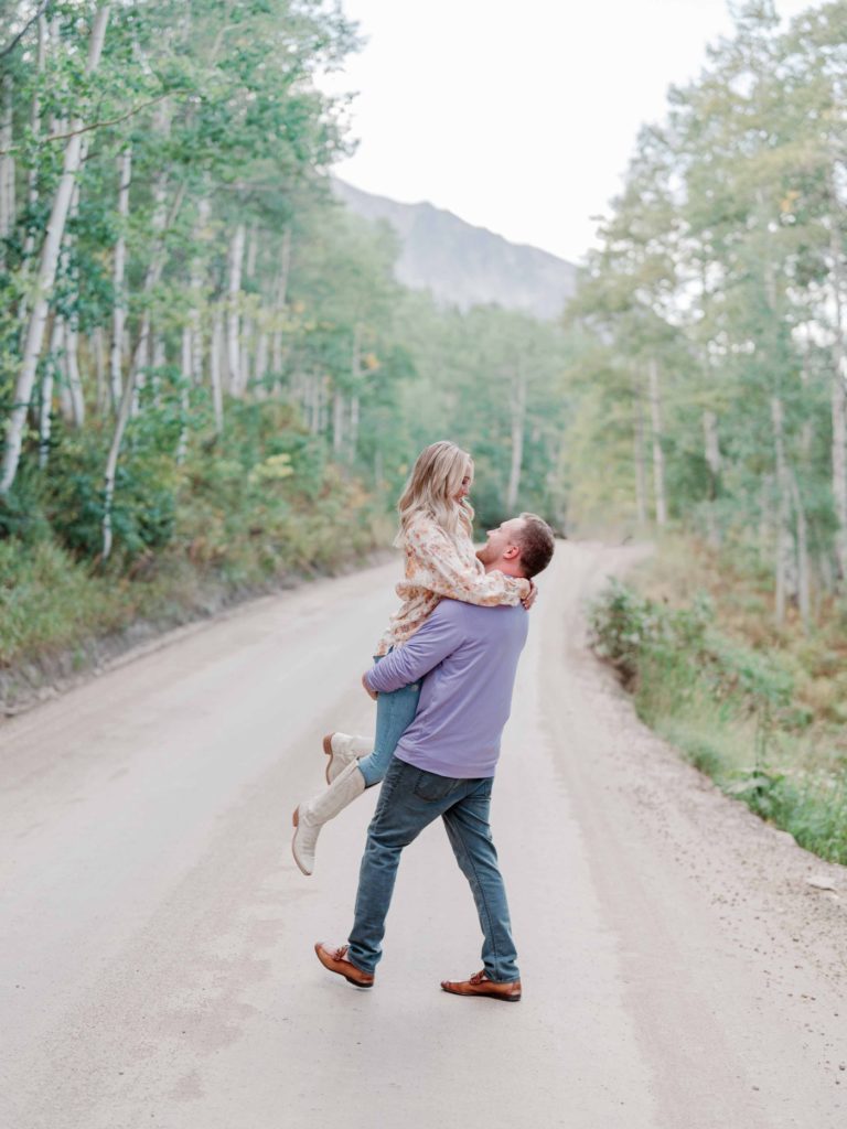 Engagement session in the forrest in Crested Butte, Colorado