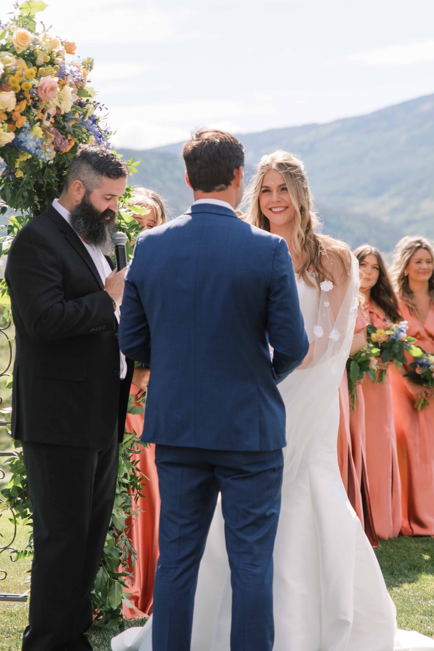 Colorado destination wedding ceremony at The Club at Crested Butte