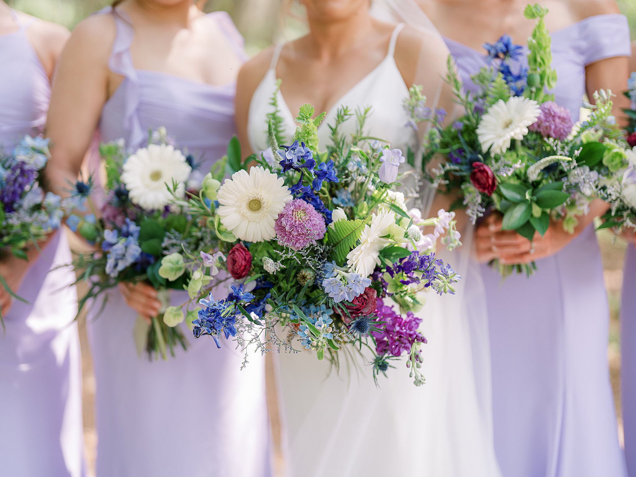 Carolyn & Greg’s Vibrant Spring Island Wedding florals 